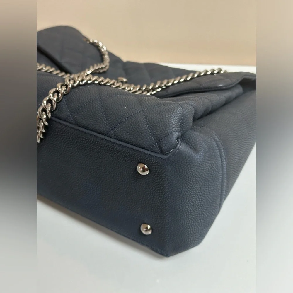 ❌SOLD❌ Chanel Quilted Bag Navy Blue - Picture 9 of 16